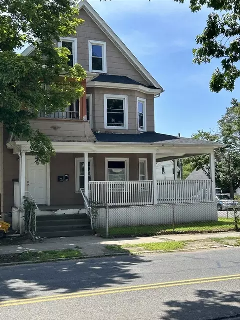 385 Orange St, Springfield, MA 01108 photo 2