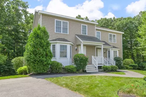 103 Turtle Brook Rd #103, Canton, MA 02021