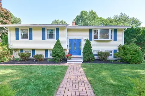 2 Scott Dr, Peabody, MA 01960