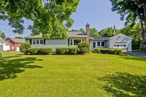 24 Jackson St, Belchertown, MA 01007