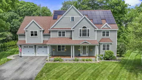 3 Fantasia Ln, Burlington, MA 01803