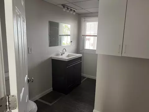 60 School St, Chicopee, MA 01013 photo 5