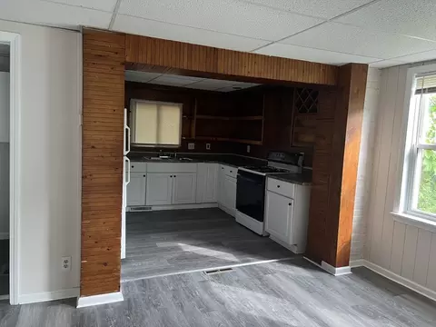 60 School St, Chicopee, MA 01013 photo 3
