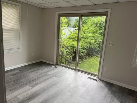 60 School St, Chicopee, MA 01013 photo 4