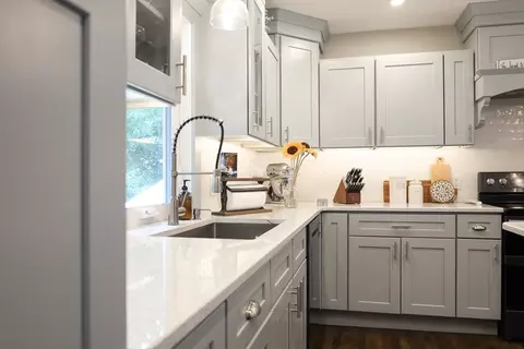 22 Anderson St, Fall River, MA 02721 photo 5