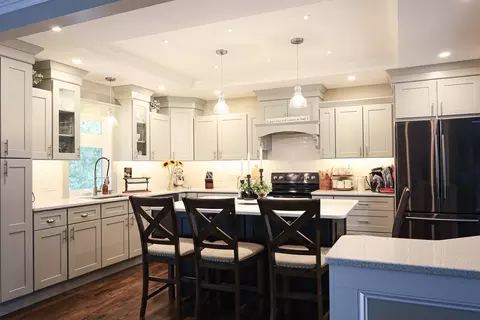 22 Anderson St, Fall River, MA 02721 photo 6