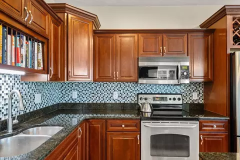 11 Regency Dr, Dracut, MA 01826 photo 15