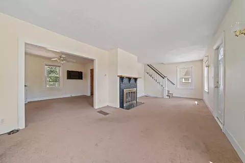 Living - 624 Main St, Walpole, MA 02081 photo 5 of 6