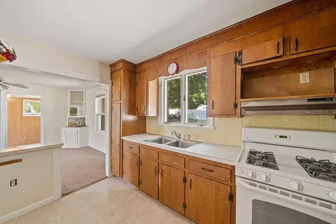 Kitchen - 624 Main St, Walpole, MA 02081 photo 3 of 3