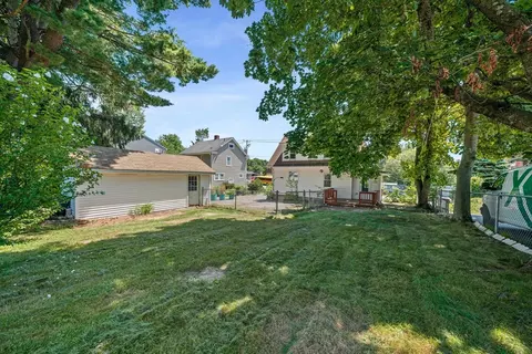 Exterior - 624 Main St, Walpole, MA 02081 photo 5 of 7