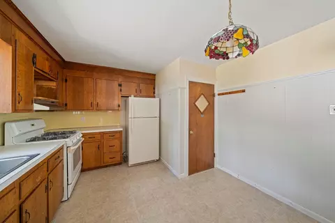 Kitchen - 624 Main St, Walpole, MA 02081 photo 2 of 3
