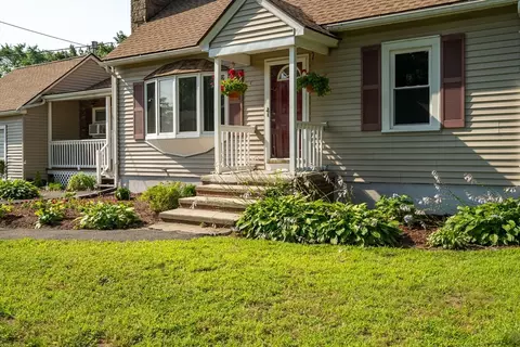 165 Mount Vernon Rd, Chicopee, MA 01013 photo 4