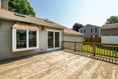165 Mount Vernon Rd, Chicopee, MA 01013 photo 10