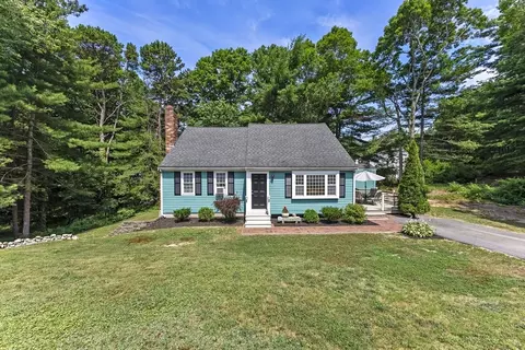 33 Old Mill Ln, Plymouth, MA 02360
