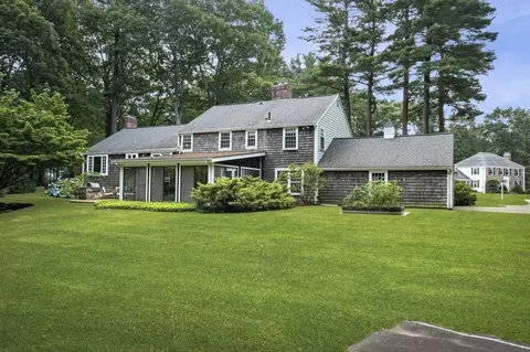 50 Grey Ln, Lynnfield, MA 01940