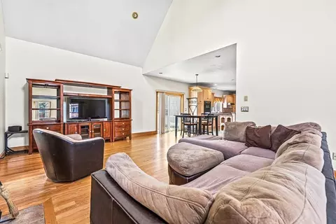 20 Constitution Rd, Stoneham, MA 02180 photo 19