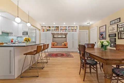 43 Linnaean St #25A, Cambridge, MA 02138