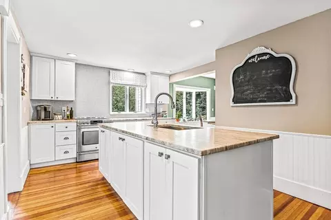 69 Maple St, Middleton, MA 01949 photo 12