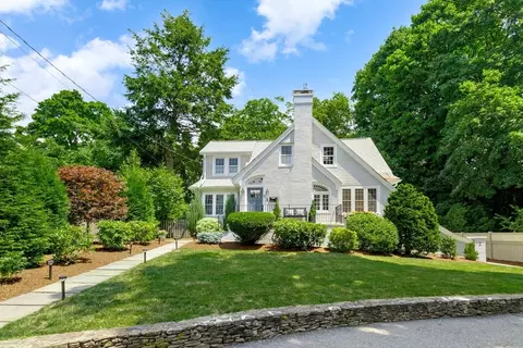 4 Wadman Cir, Lexington, MA 02420