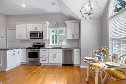 85 Snead Dr, Mashpee, MA 02649 photo 4