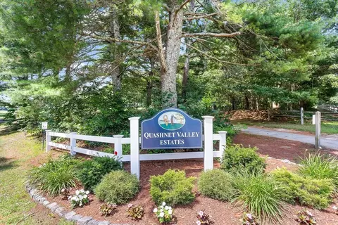 85 Snead Dr, Mashpee, MA 02649 photo 2