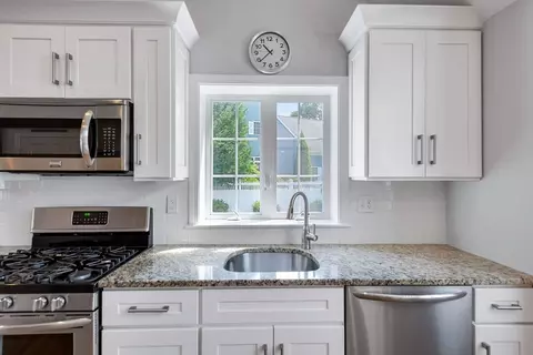 85 Snead Dr, Mashpee, MA 02649 photo 5