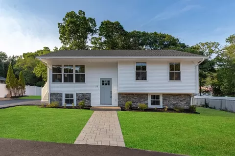 13 Cedarwood Rd, Gloucester, MA 01930