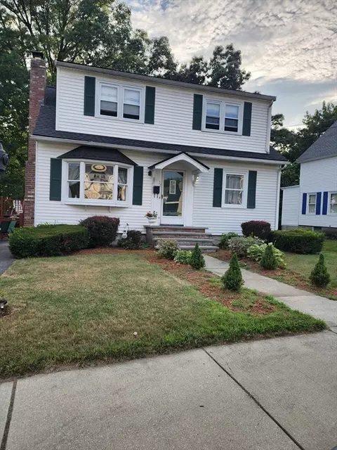 33 Staples St, Lowell, MA 01851