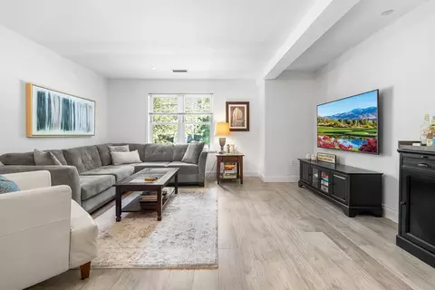 391 Pleasant St #101, Melrose, MA 02176