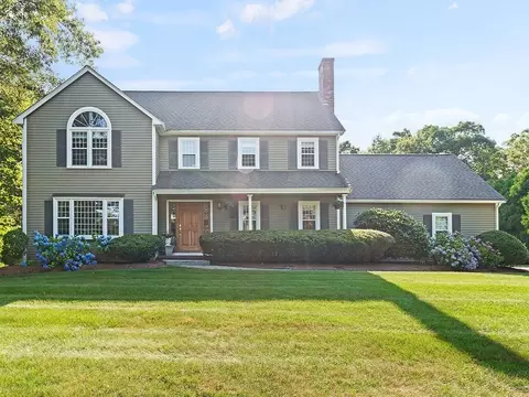 10 York Rd, Mansfield, MA 02048
