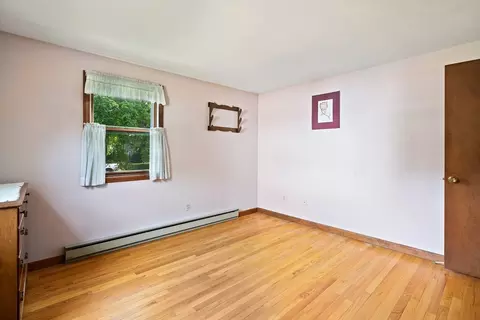 Bedroom - 10 Concord Dr, Easthampton, MA 01027 photo 3 of 3