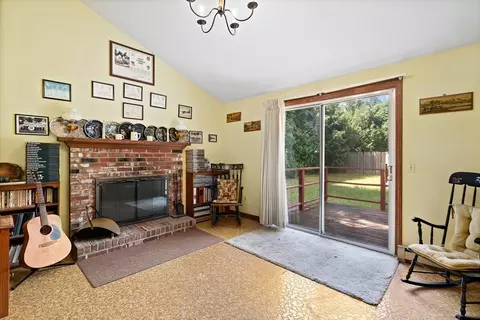 Living - 10 Concord Dr, Easthampton, MA 01027 photo 1 of 4