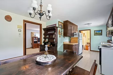 Dining - 10 Concord Dr, Easthampton, MA 01027 photo 1 of 3