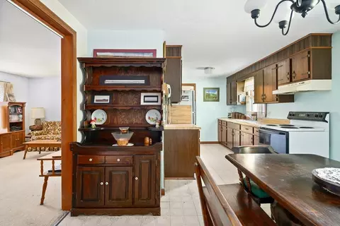 Entry Way - 10 Concord Dr, Easthampton, MA 01027 photo 1 of 1