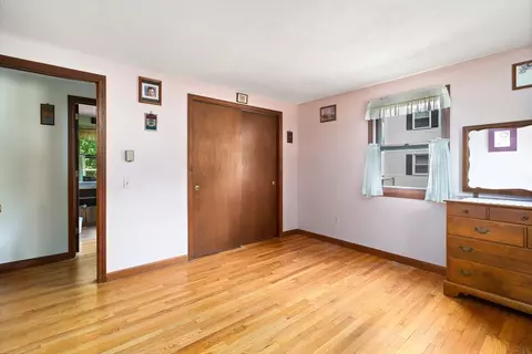 Bedroom - 10 Concord Dr, Easthampton, MA 01027 photo 2 of 3