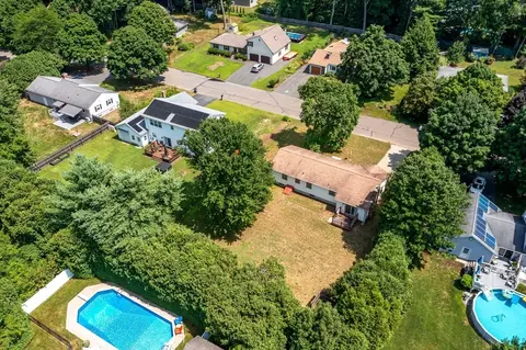 View/Area - 10 Concord Dr, Easthampton, MA 01027 photo 1 of 2