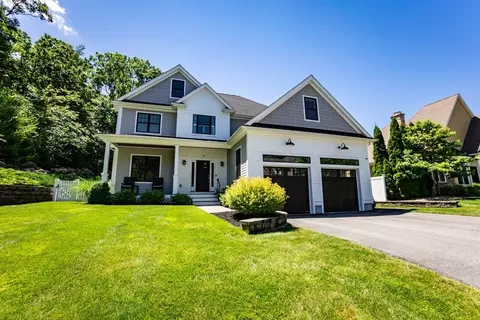 8 Kylie Ln, Natick, MA 01760
