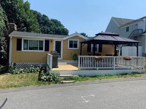 19 Elliot St, Kingston, MA 02364