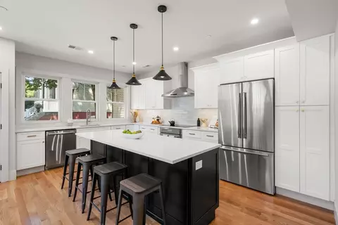 75 G St #3, Boston, MA 02127