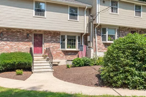12 Meadowbrook Ln #12, Easton, MA 02375