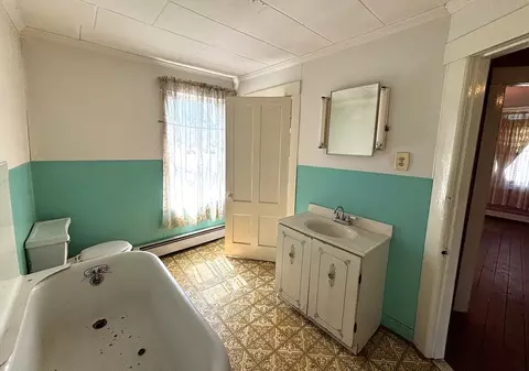 84 W Main St, Ware, MA 01082 photo 23