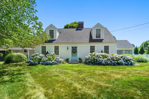 71 Marshall St, Duxbury, MA 02332