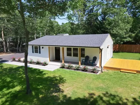 47 Forest Dr, Mashpee, MA 02649