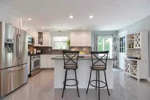 14 Bowling Green Ln, Worcester, MA 01602