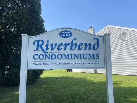 555 Russell Rd #F38, Westfield, MA 01085