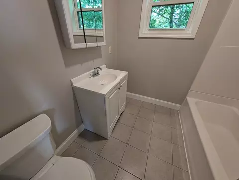 Bath - 44 Tecumseh St, Fall River, MA 02721 photo 3 of 3