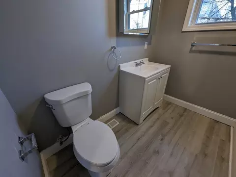 Bath - 44 Tecumseh St, Fall River, MA 02721 photo 2 of 3
