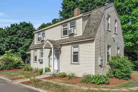 17 Maple St, Bellingham, MA 02019