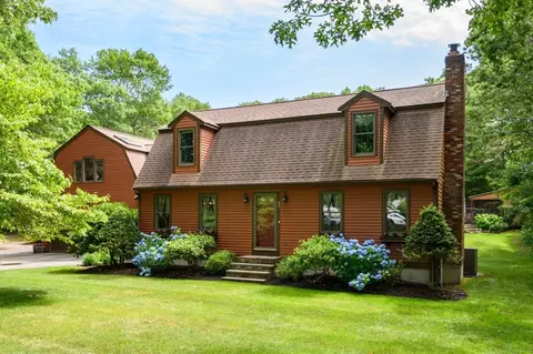 42 Crabtree Rd, Plymouth, MA 02360