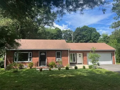 4 School St, Wayland, MA 01778